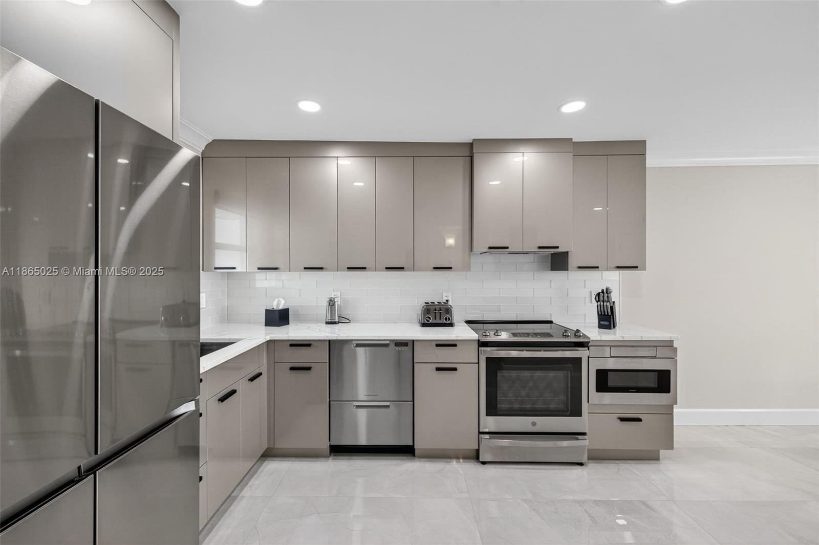 511 Bayshore Dr #1005 Fort Lauderdale, FL 33304 511 Bayshore Dr #1005 Fort Lauderdale, FL 33304