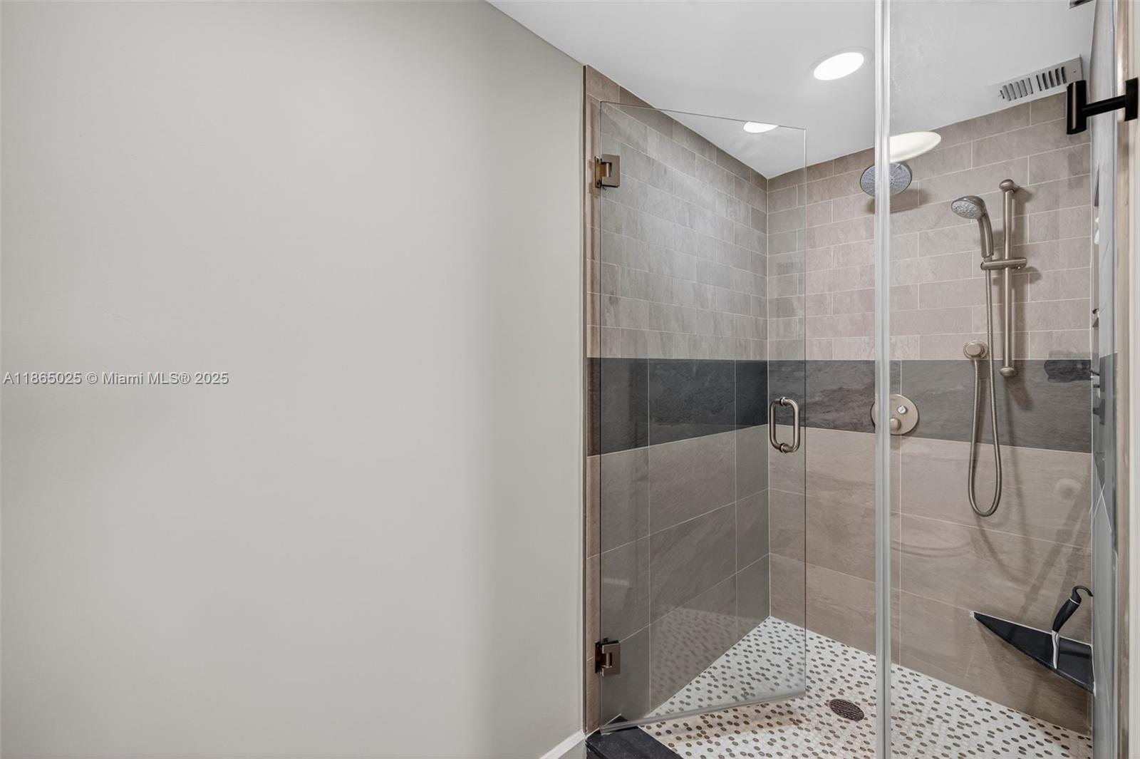 511 Bayshore Dr #1005 Fort Lauderdale, FL 33304 511 Bayshore Dr #1005 Fort Lauderdale, FL 33304