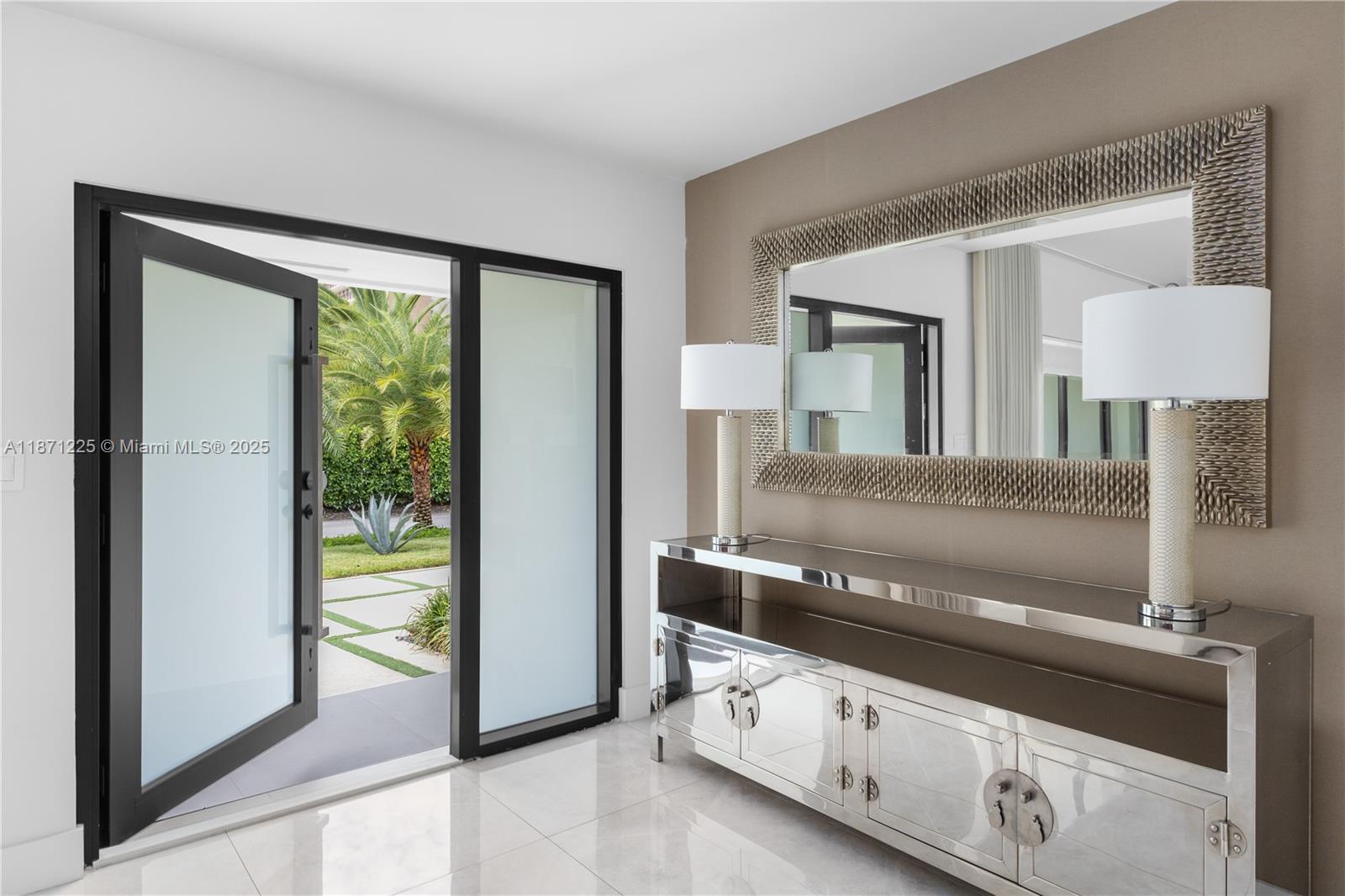 2925 NE 164th St North Miami Beach, FL 33160