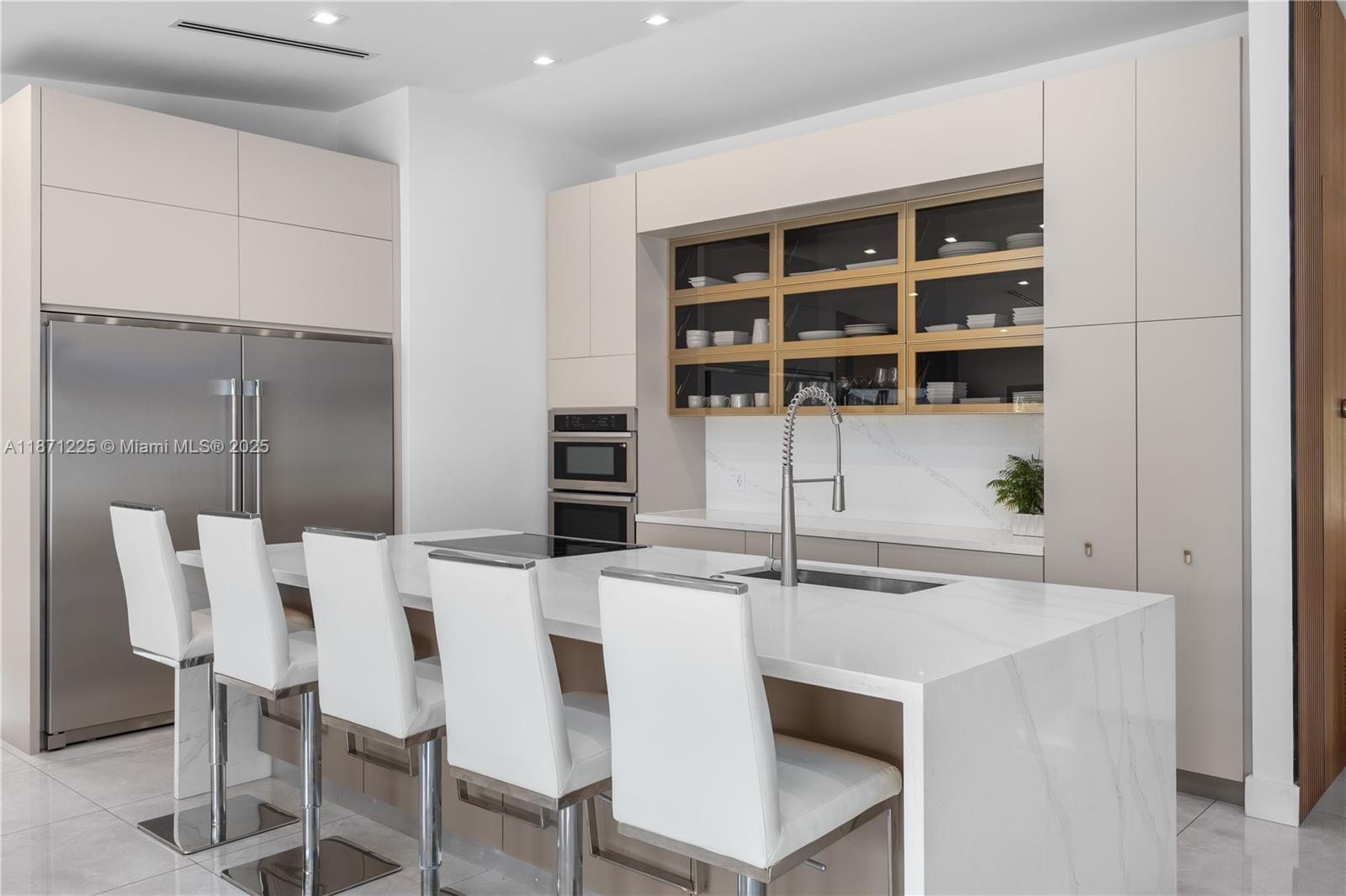 2925 NE 164th St North Miami Beach, FL 33160