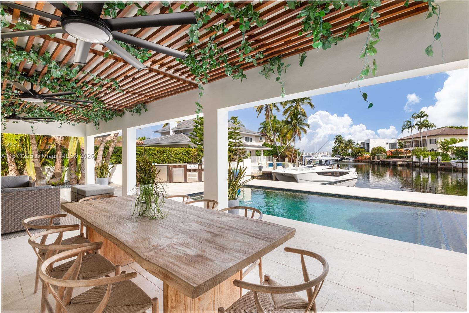 2925 NE 164th St North Miami Beach, FL 33160