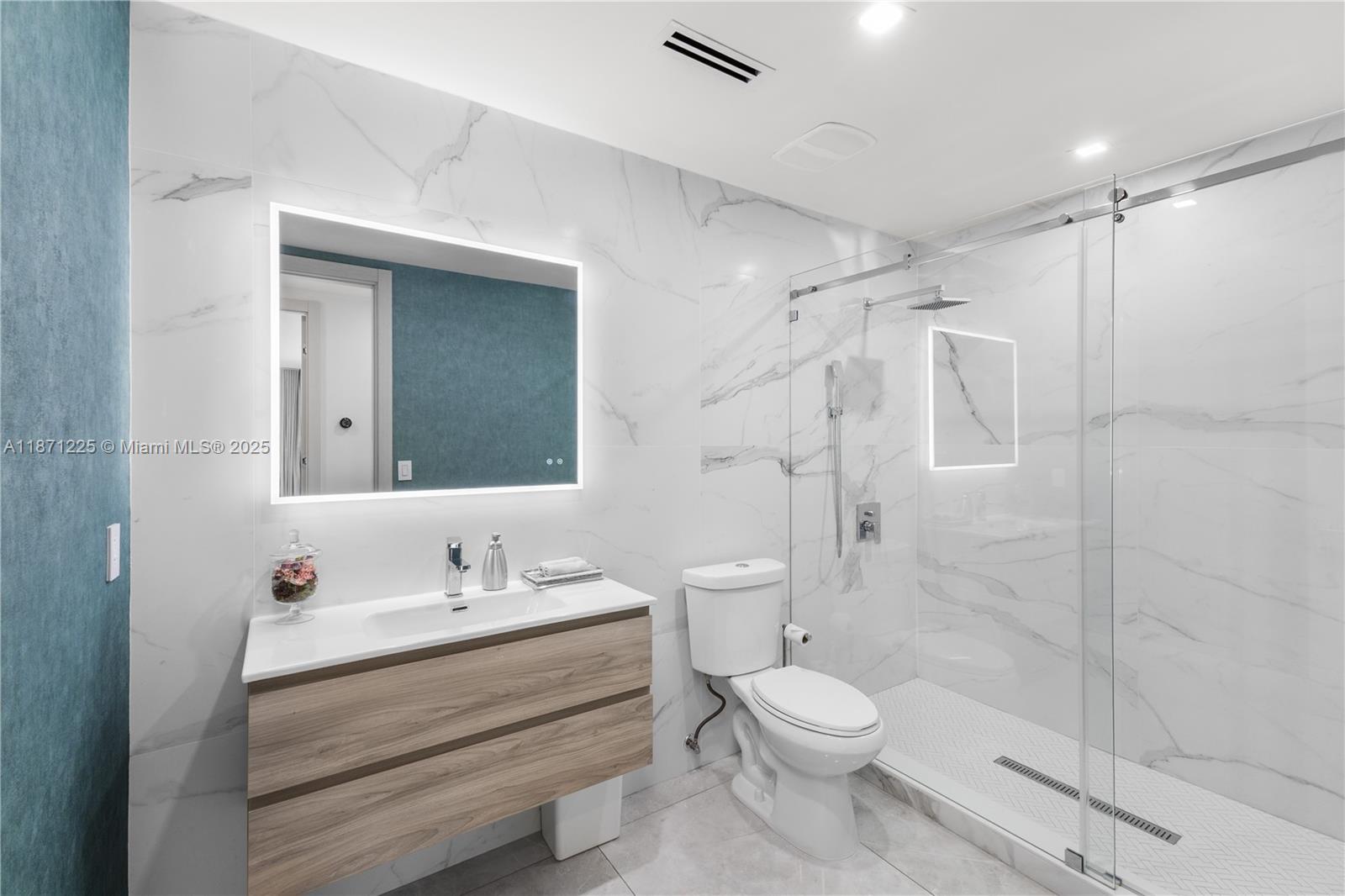 2925 NE 164th St North Miami Beach, FL 33160