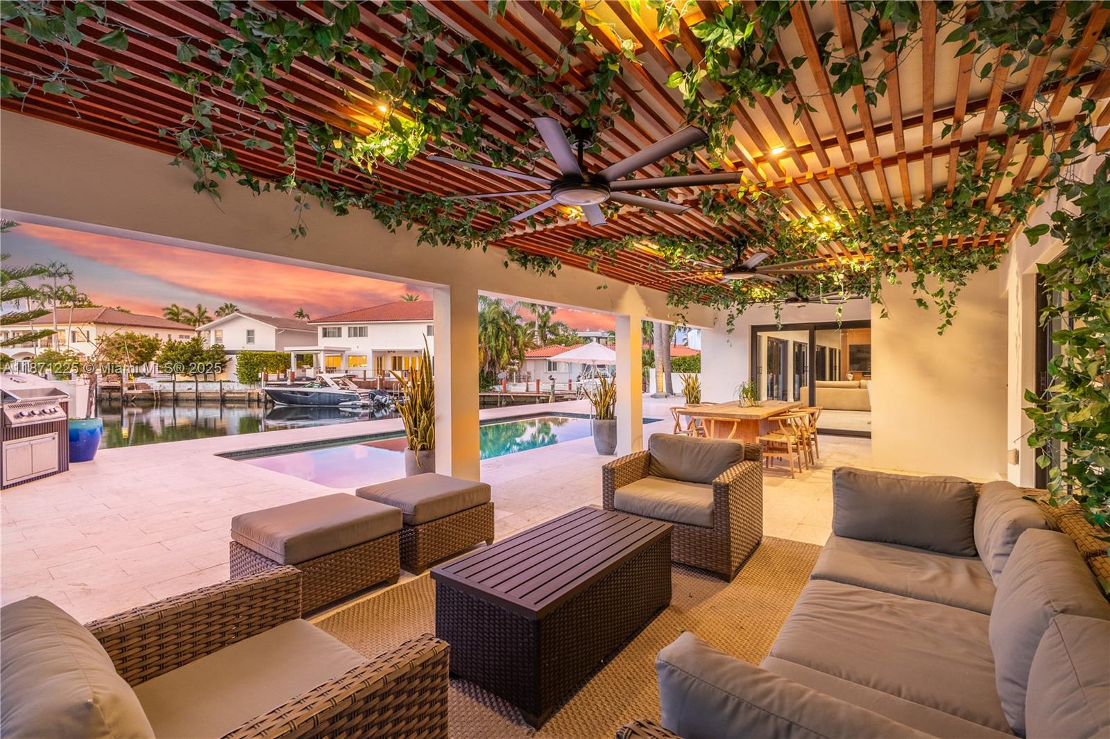 2925 NE 164th St North Miami Beach, FL 33160