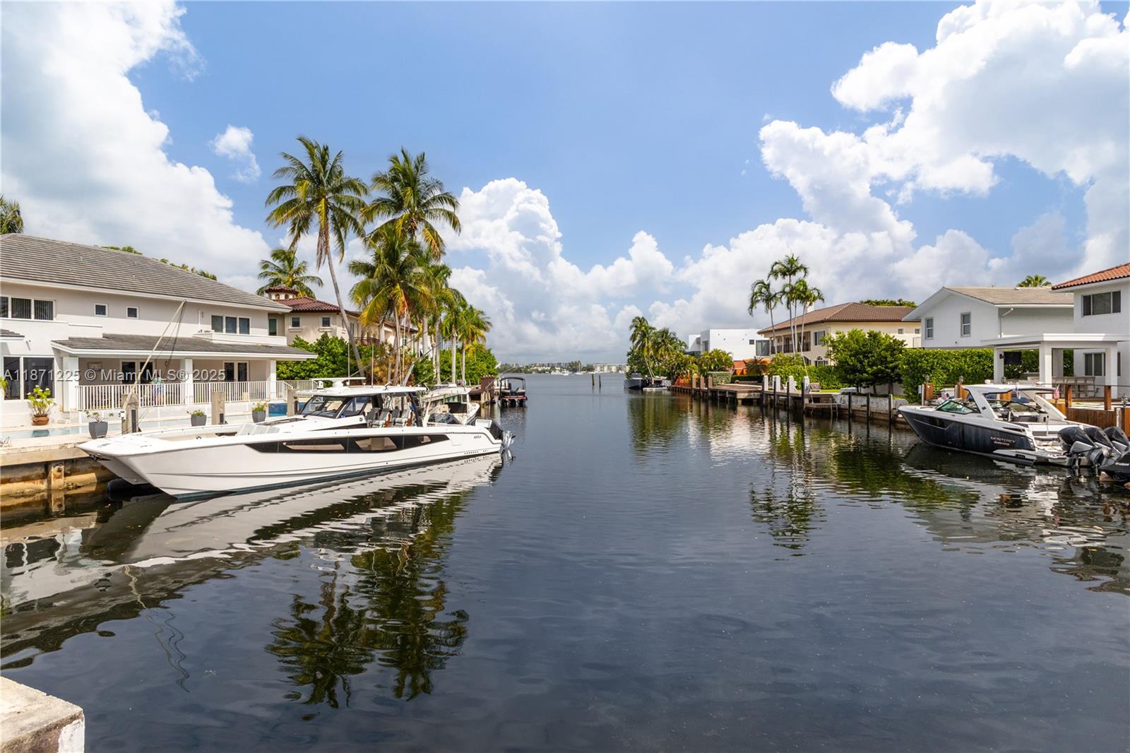 2925 NE 164th St North Miami Beach, FL 33160