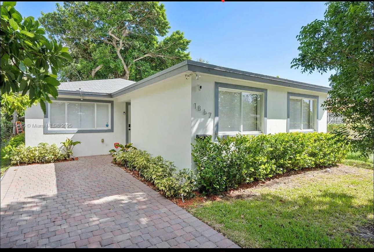 1867 NW 46th St