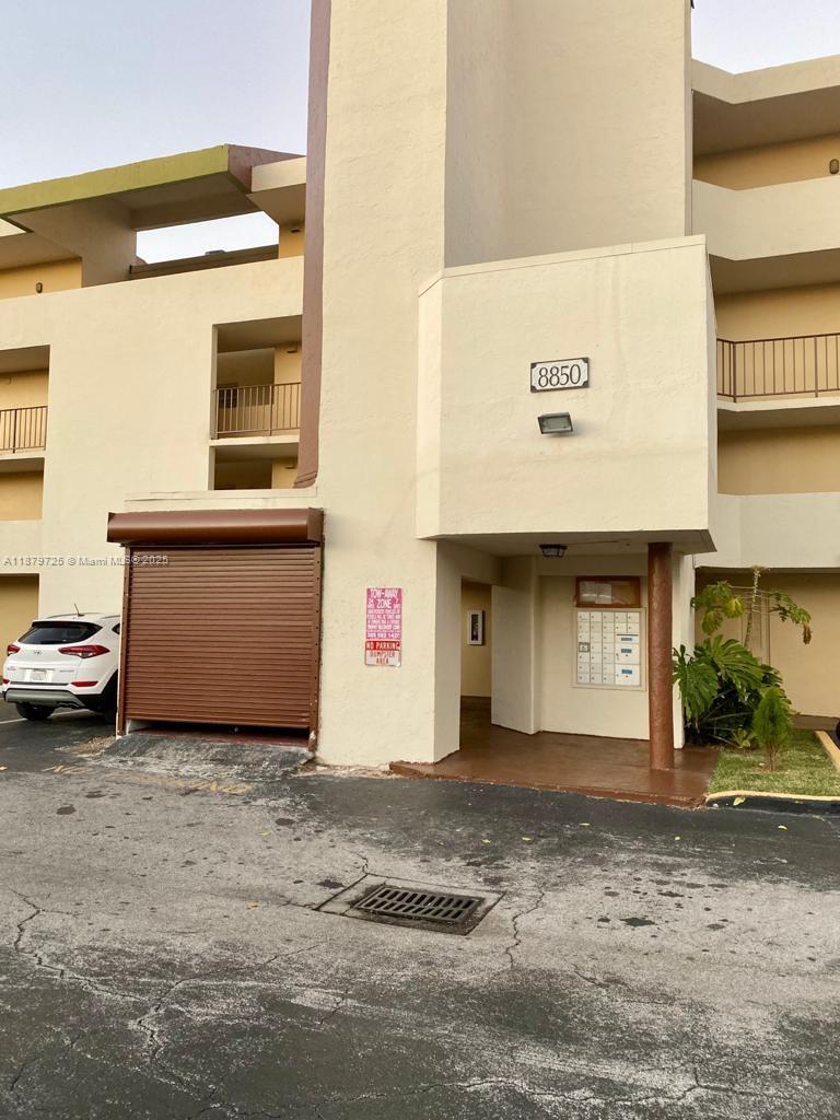 8850 Fontainebleau Blvd #105