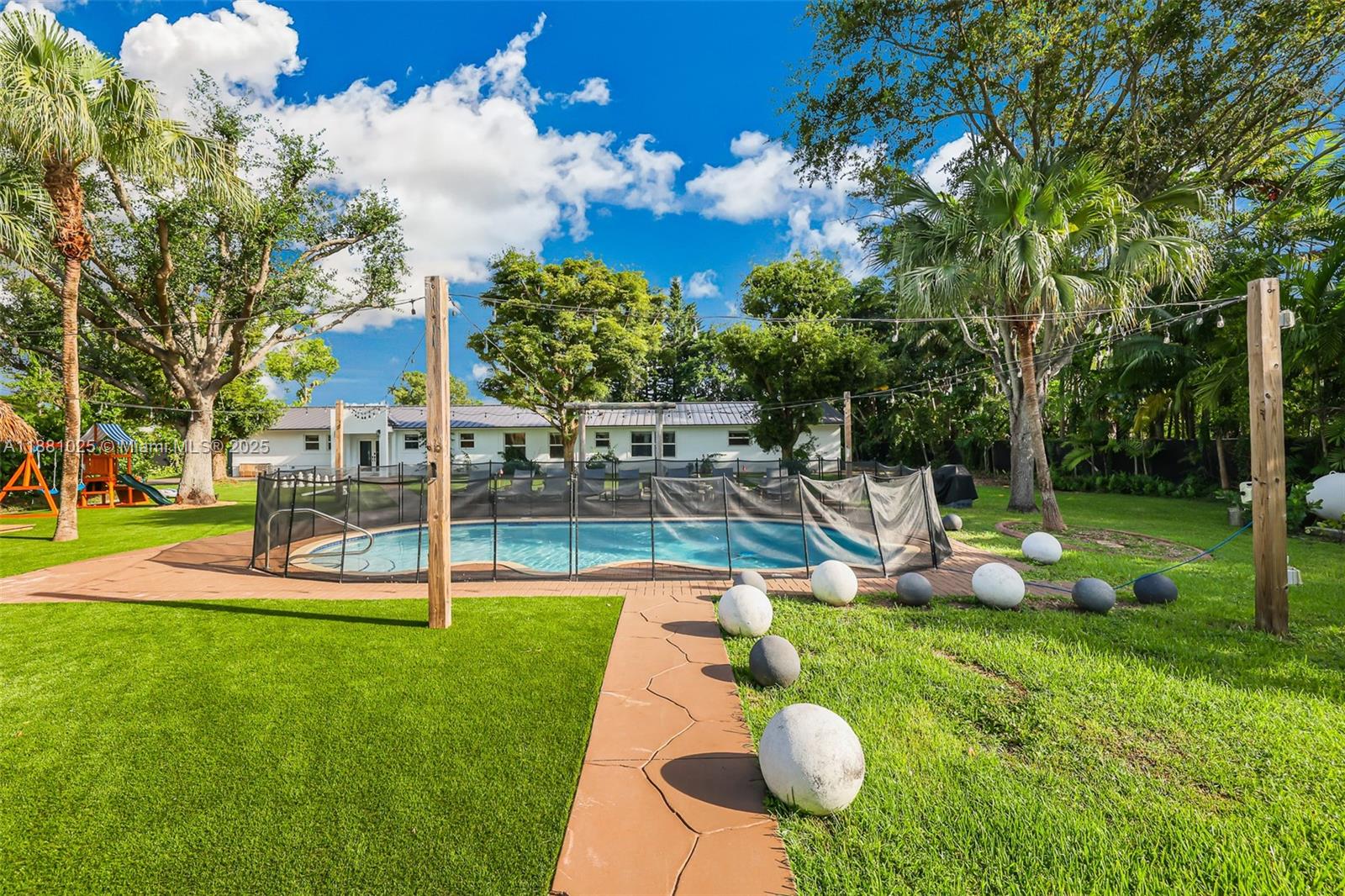 11461 SW 93rd St Miami, FL 33176