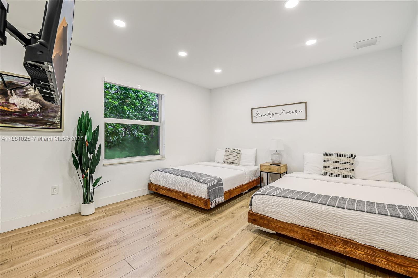 11461 SW 93rd St Miami, FL 33176