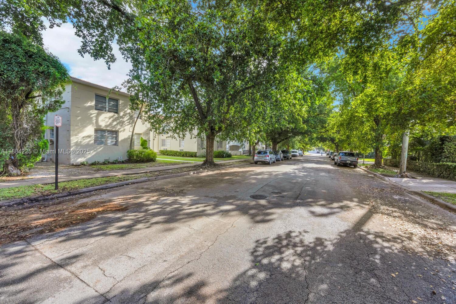 23 Phoenetia Ave #2