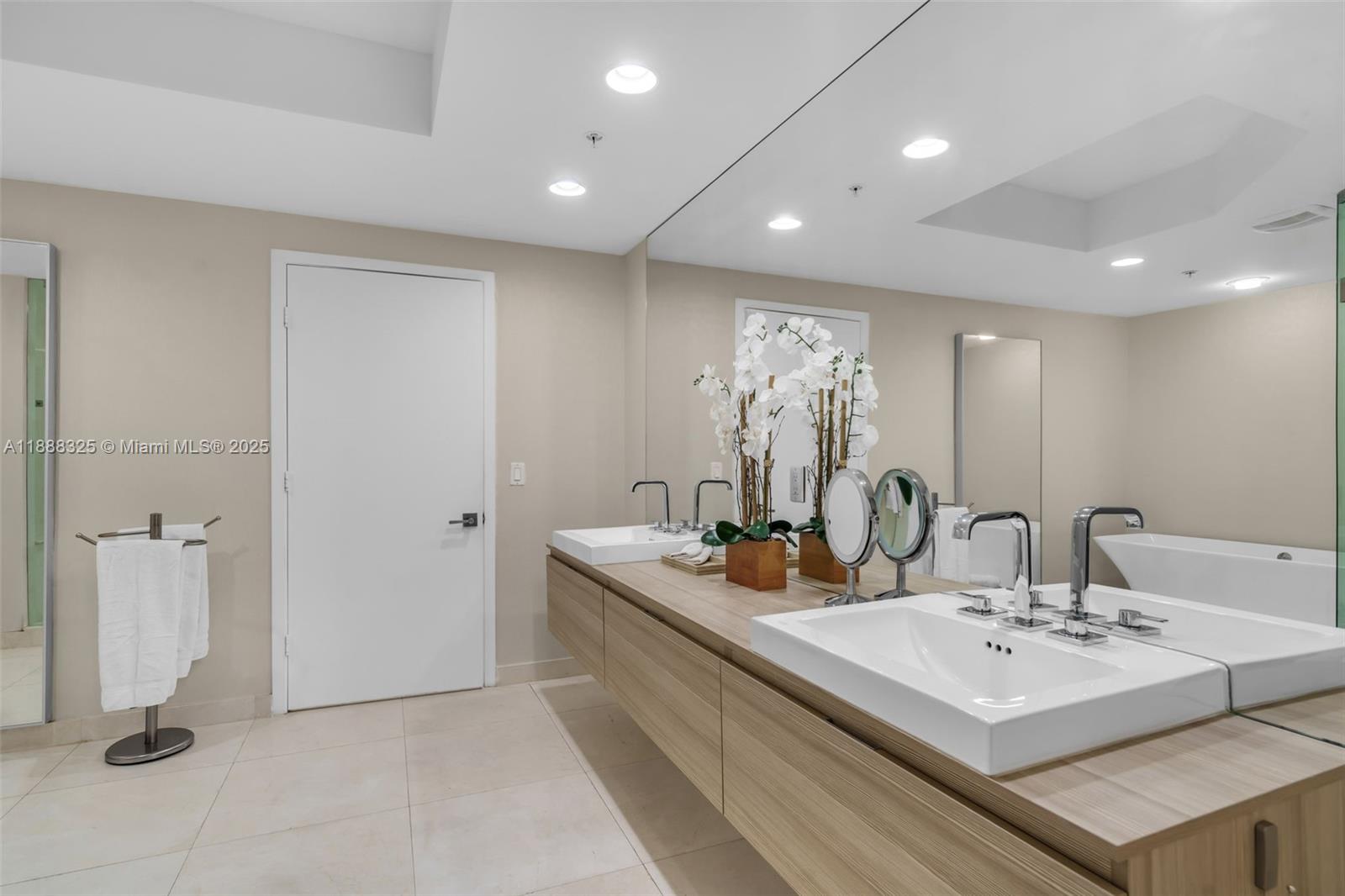 17301 Biscayne Blvd #501 North Miami Beach, FL 33160