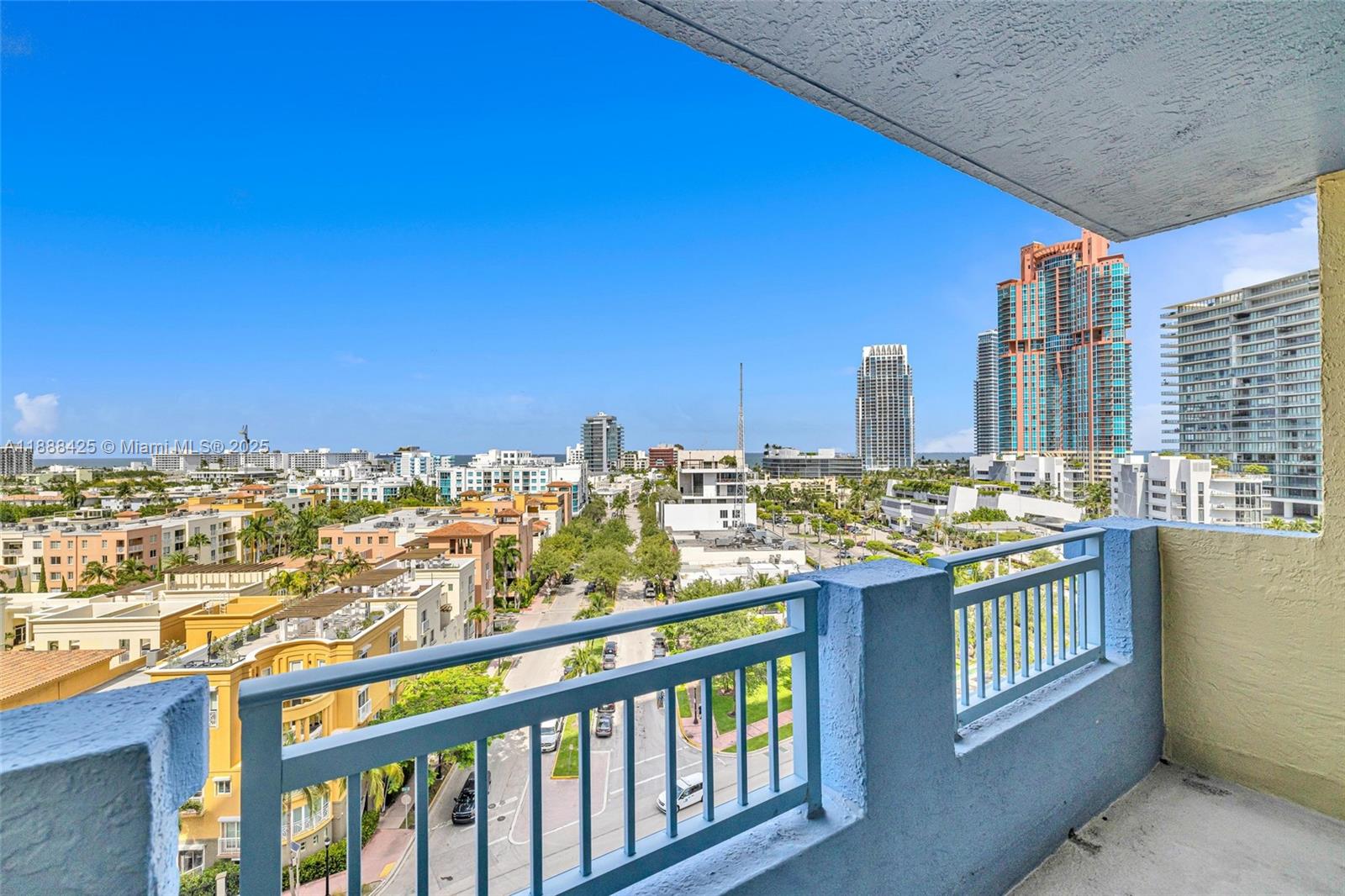 image Yacht Club At Portofino C13