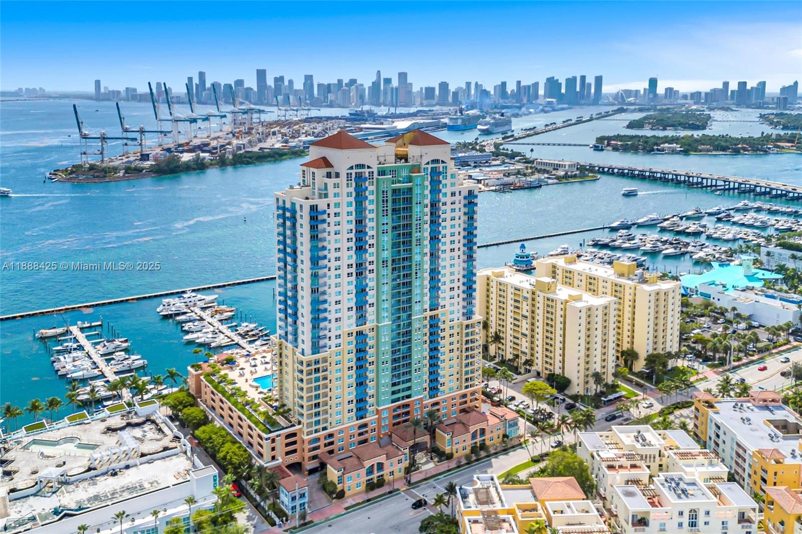 image Yacht Club At Portofino C23