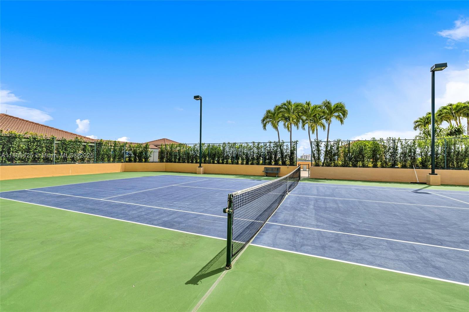 image Yacht Club At Portofino C27