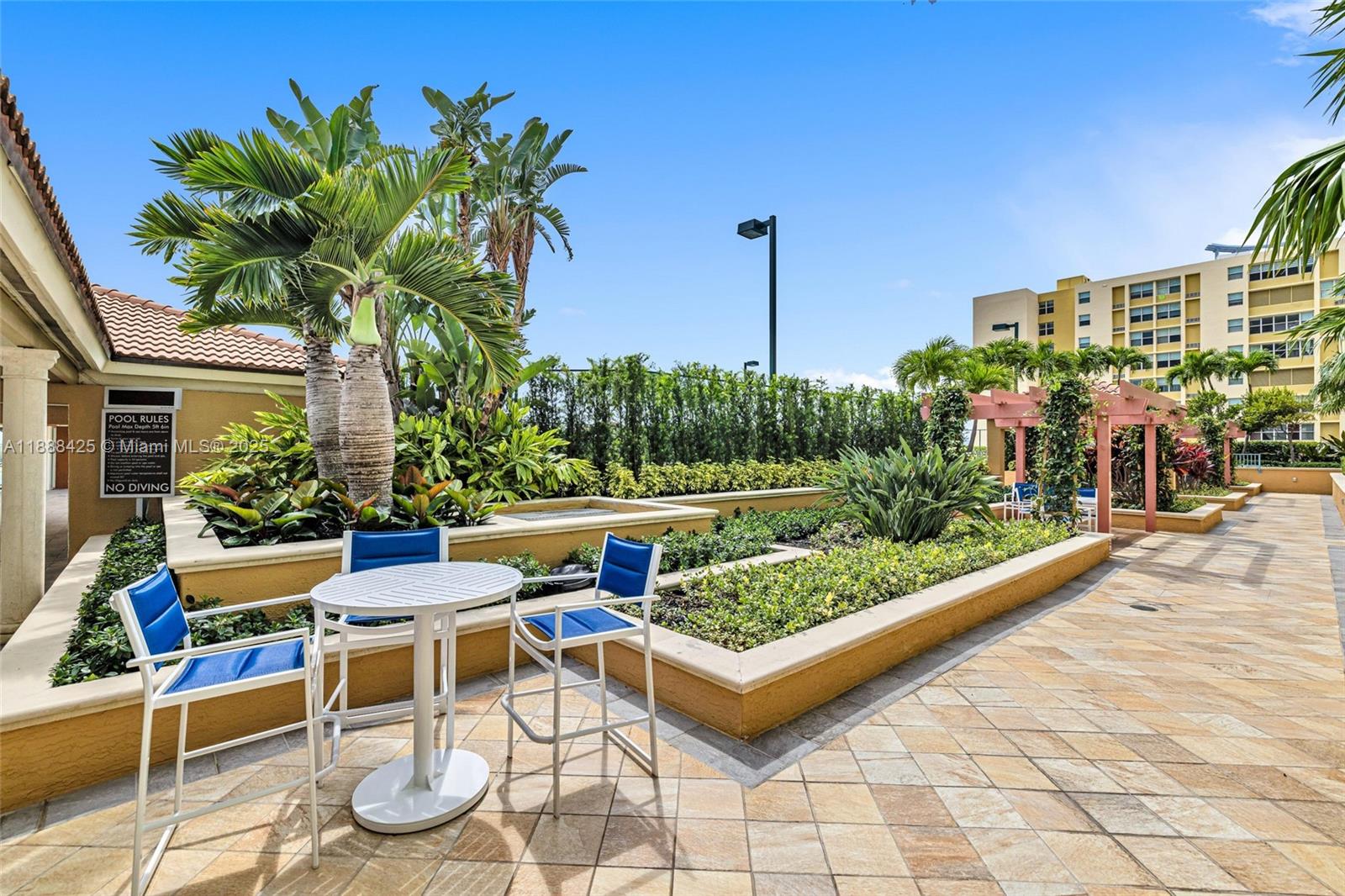 image Yacht Club At Portofino C31