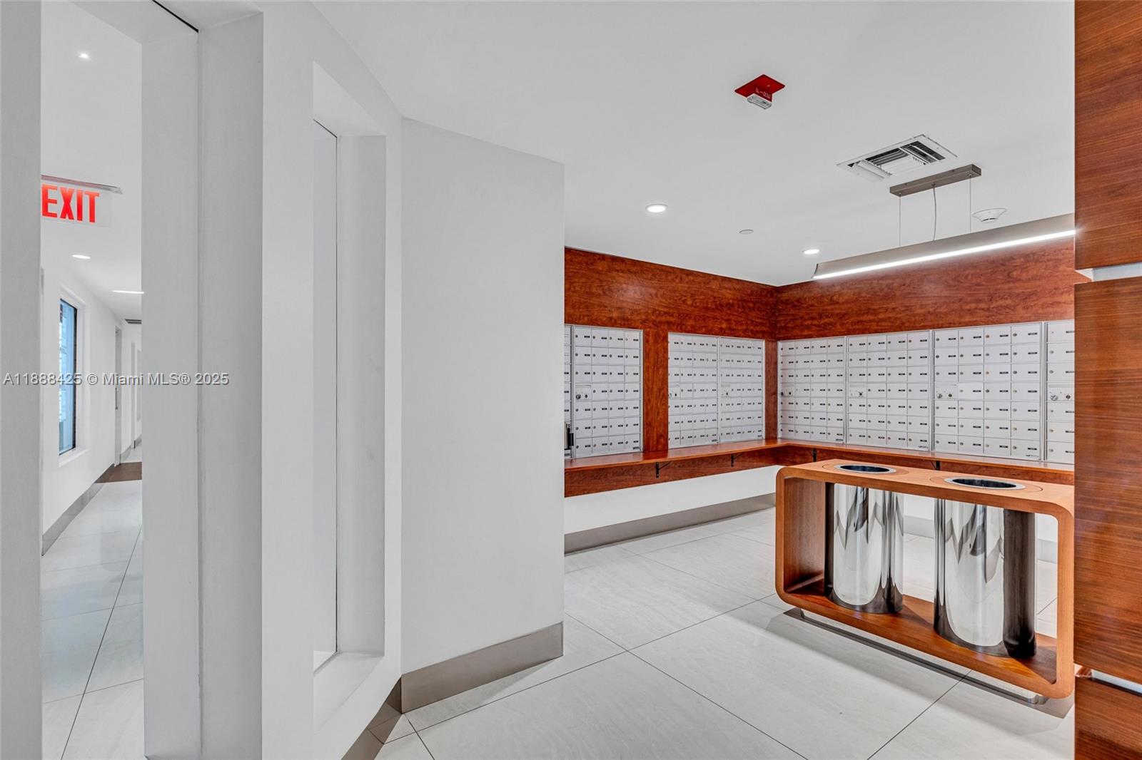 image Yacht Club At Portofino C46