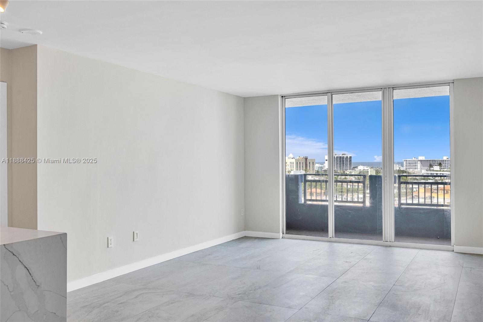 image Yacht Club At Portofino C5