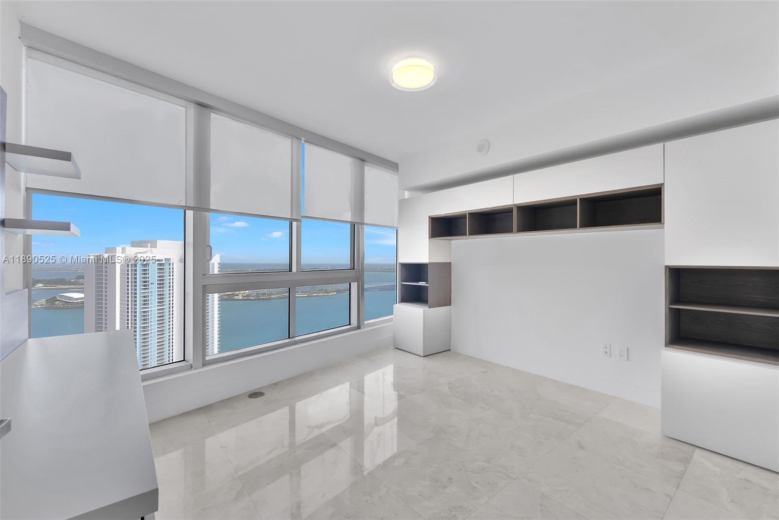 image Iconbrickell Condo No 111