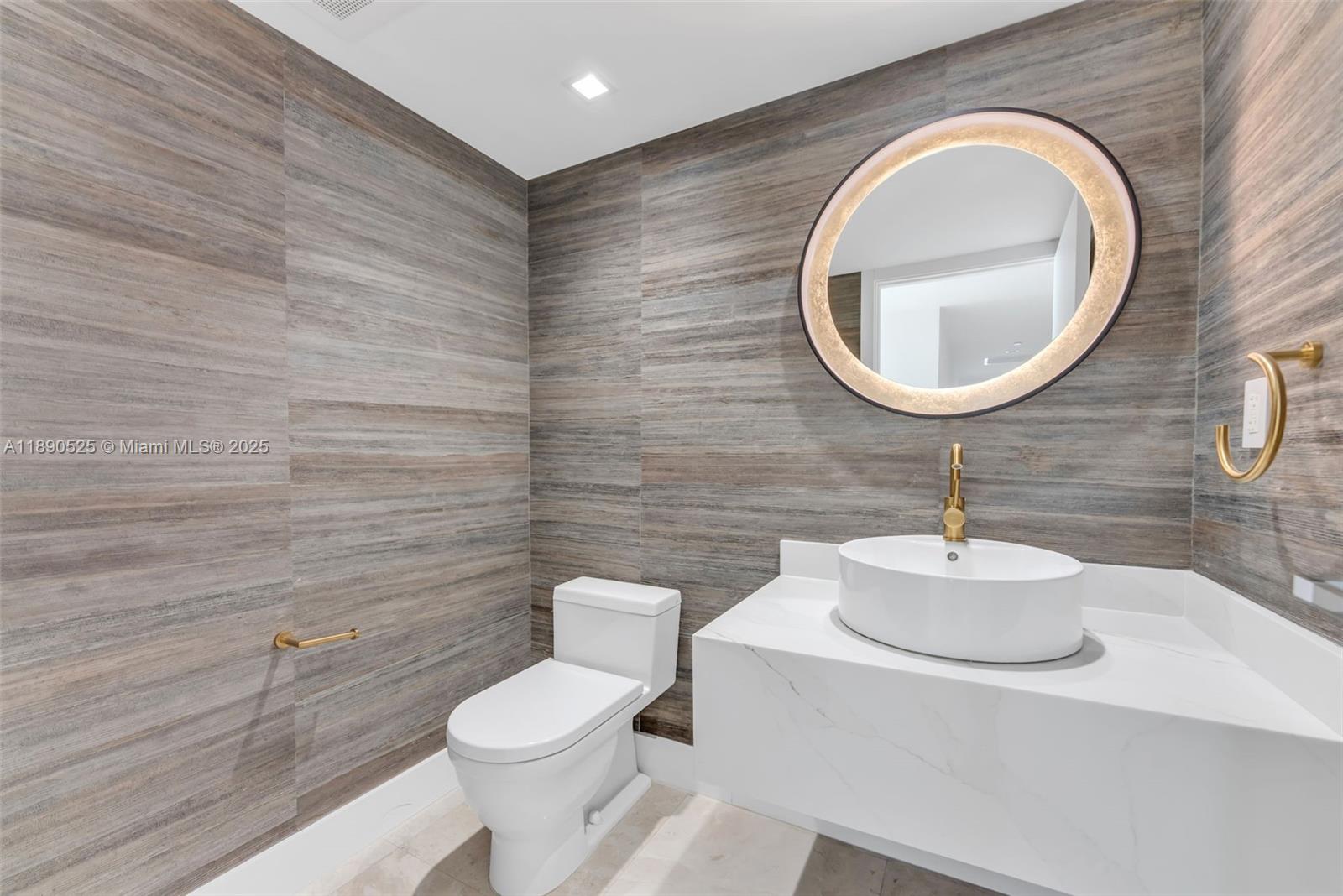 image Iconbrickell Condo No 112