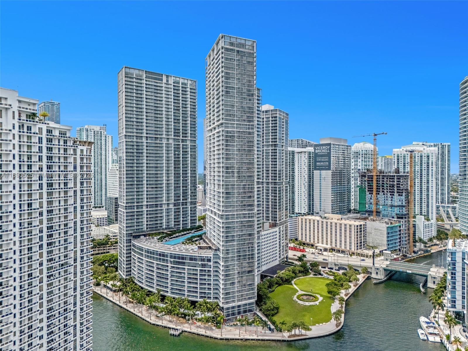 image Iconbrickell Condo No 113