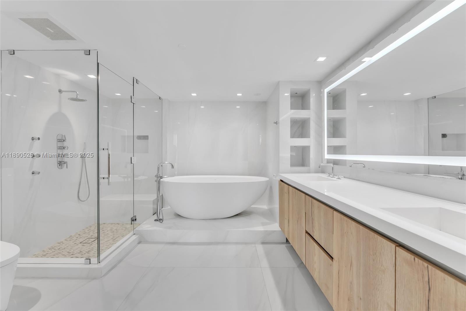 image Iconbrickell Condo No 17