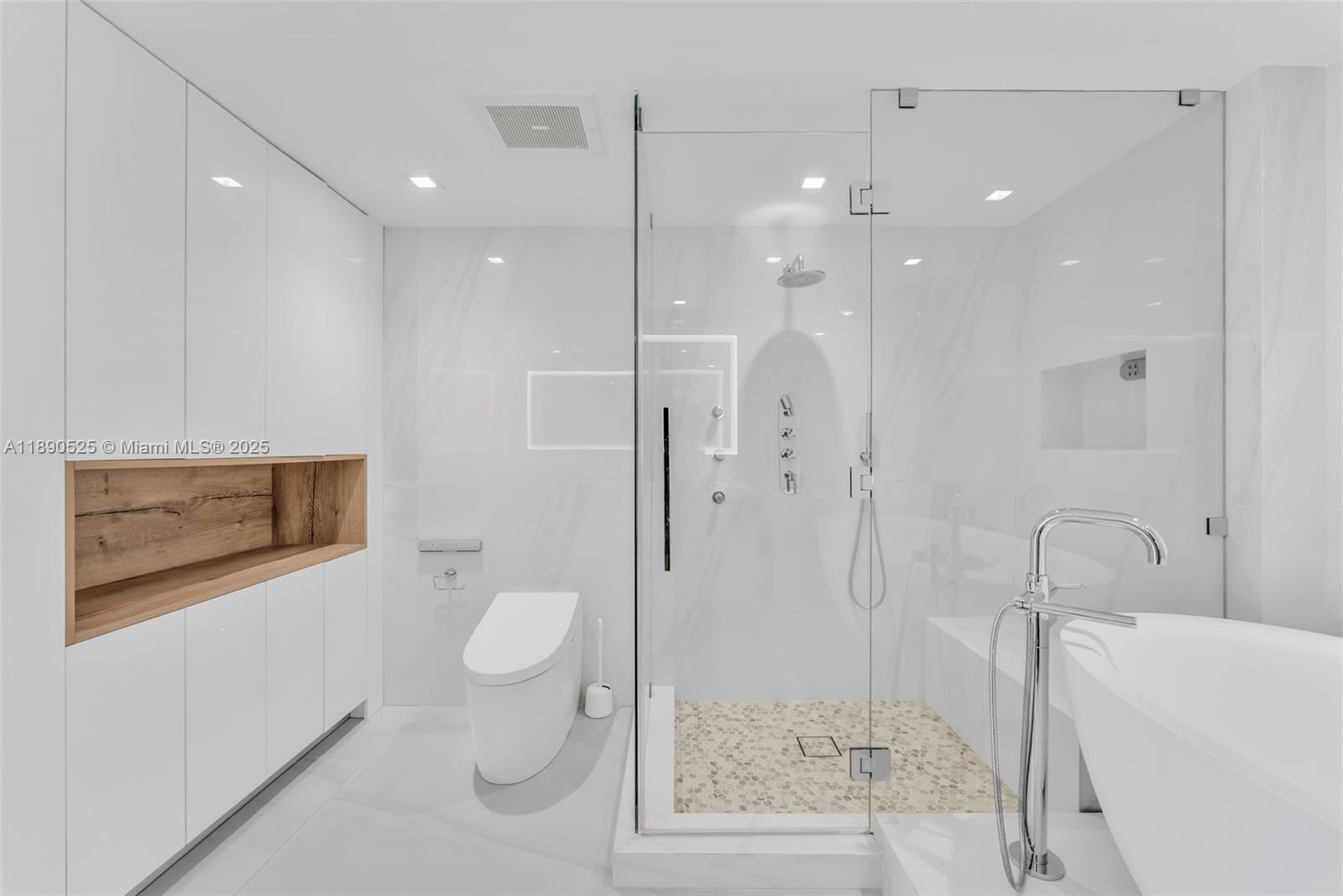 image Iconbrickell Condo No 18