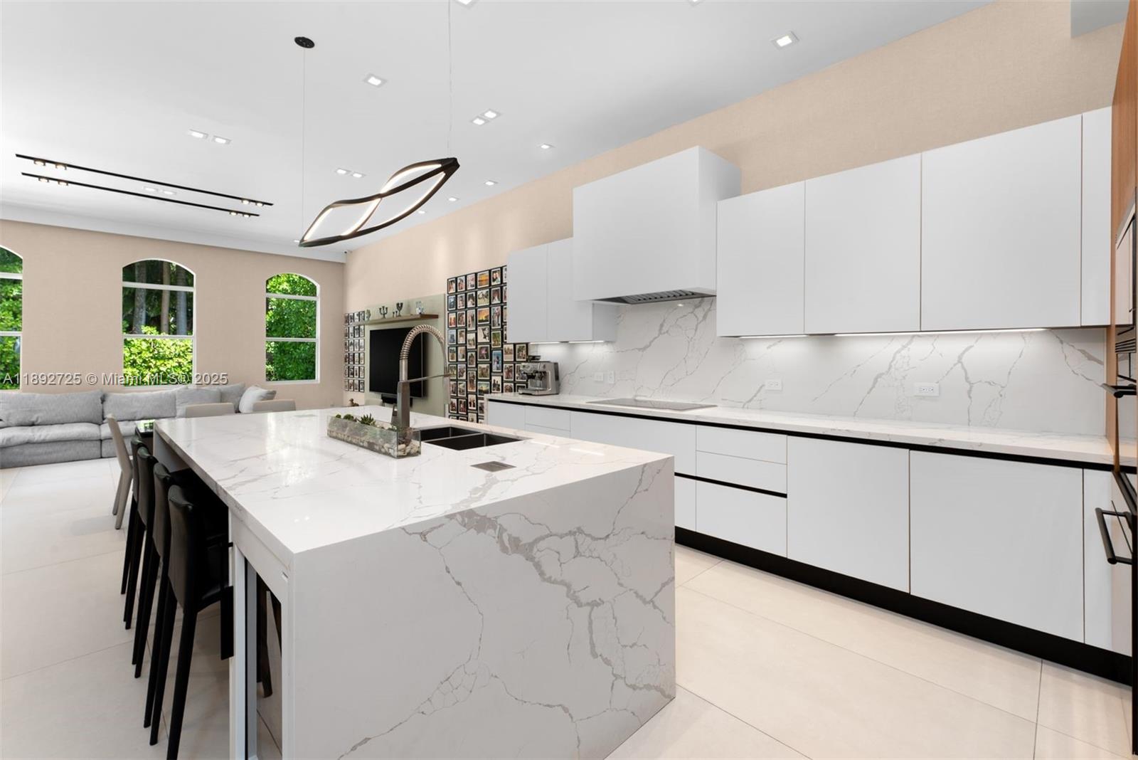 229 Golden Bch Dr Golden Beach, FL 33160