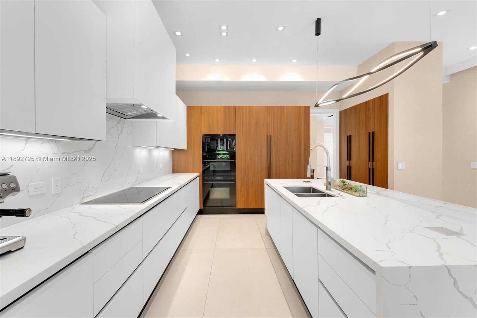 229 Golden Bch Dr Golden Beach, FL 33160