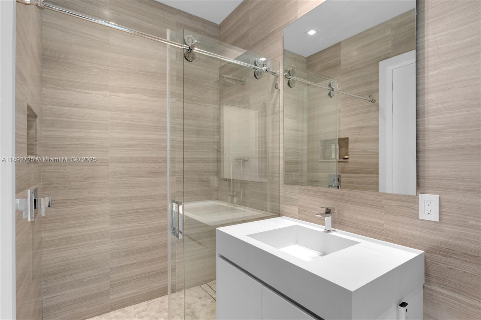 229 Golden Bch Dr Golden Beach, FL 33160