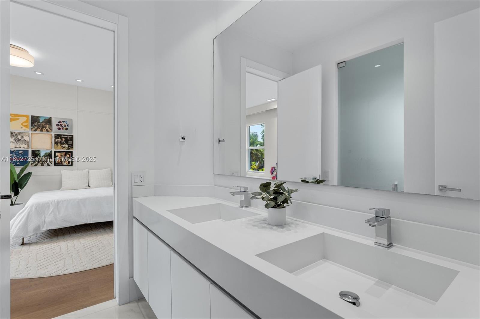 229 Golden Bch Dr Golden Beach, FL 33160