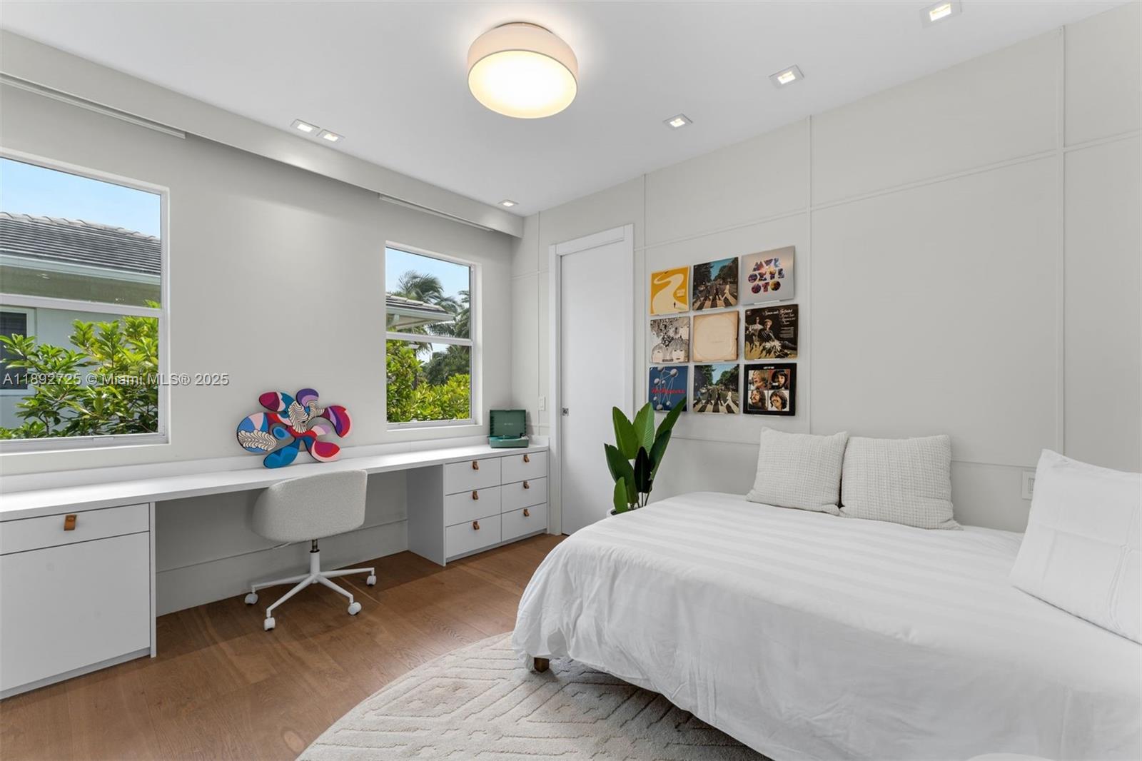 229 Golden Bch Dr Golden Beach, FL 33160