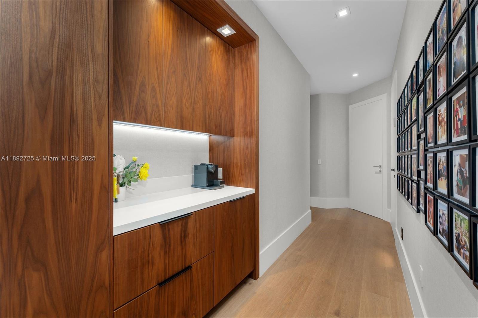 229 Golden Bch Dr Golden Beach, FL 33160