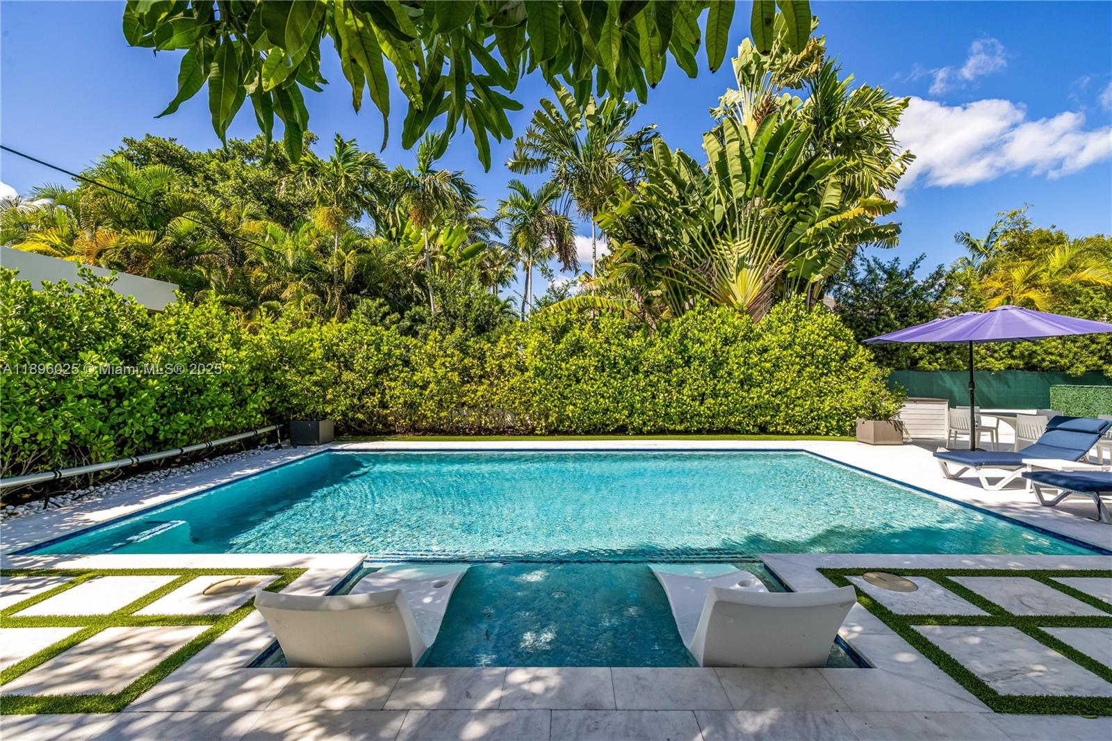 6166 Pine Tree Dr Miami Beach, FL 33140