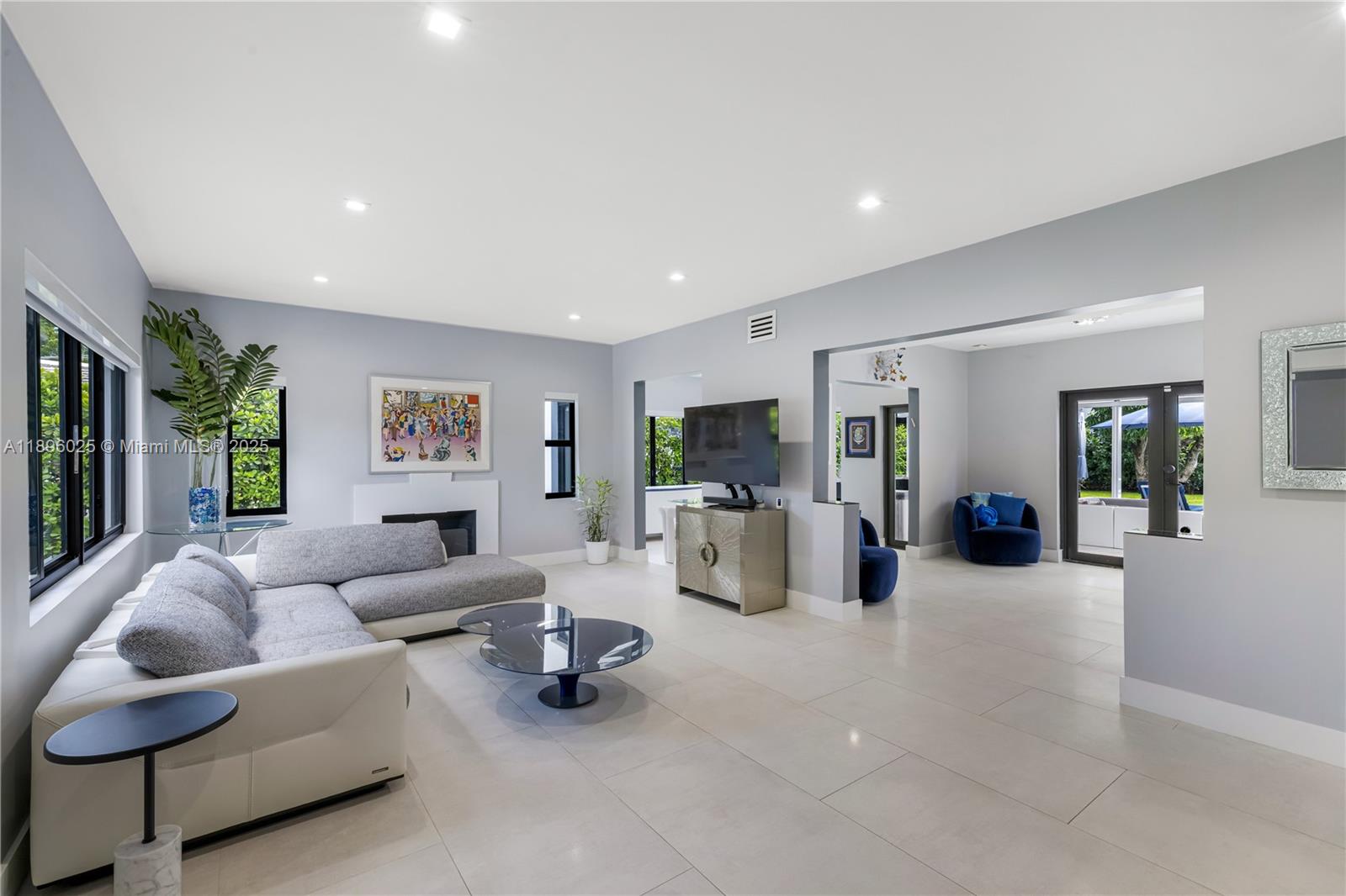 6166 Pine Tree Dr Miami Beach, FL 33140