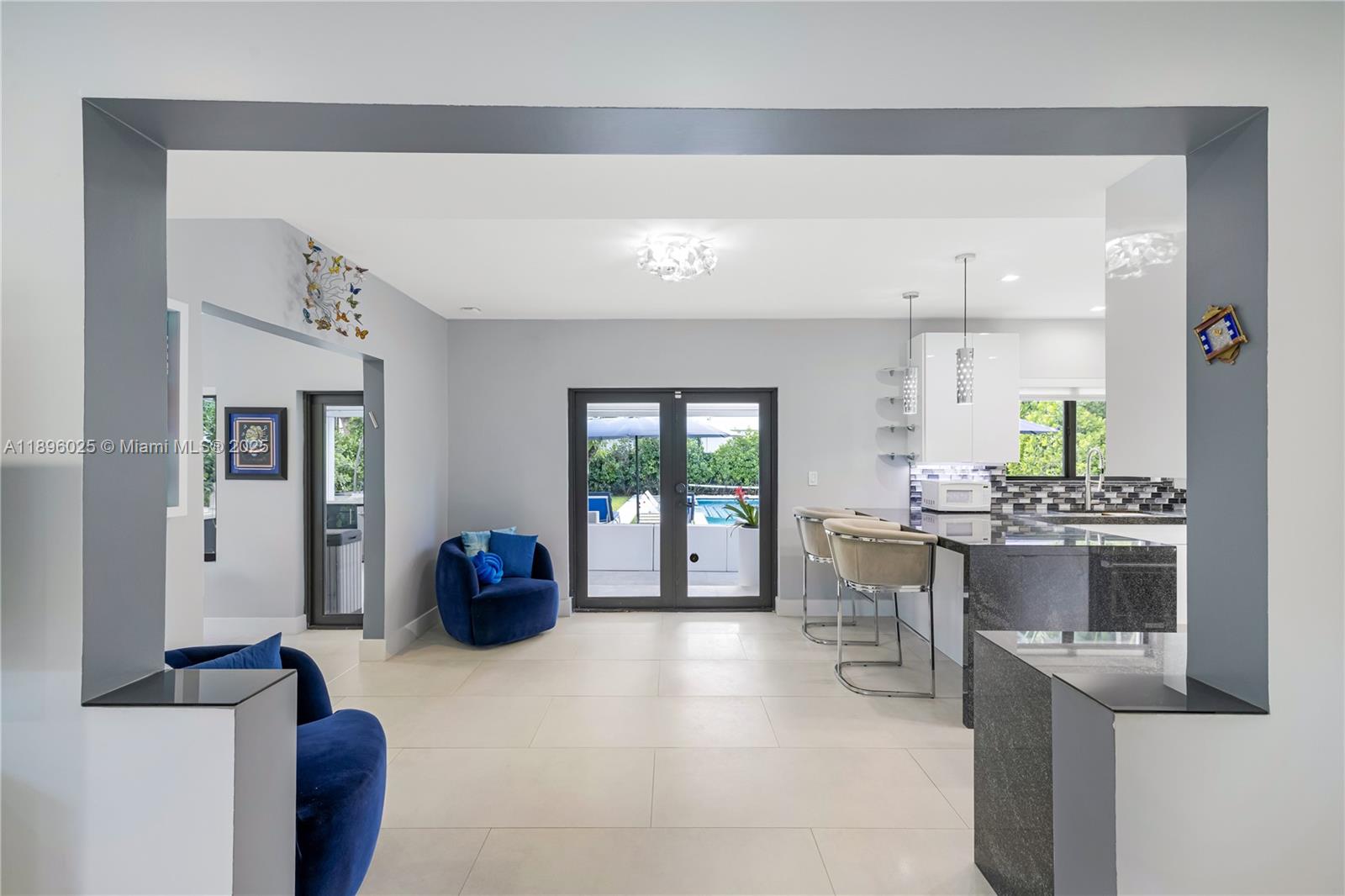 6166 Pine Tree Dr Miami Beach, FL 33140