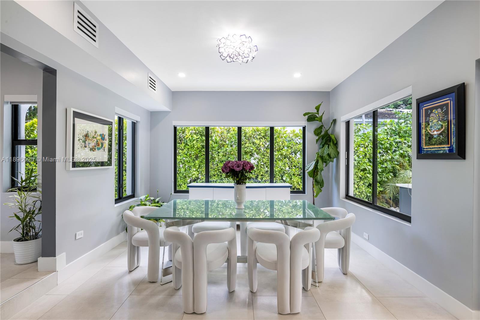 6166 Pine Tree Dr Miami Beach, FL 33140