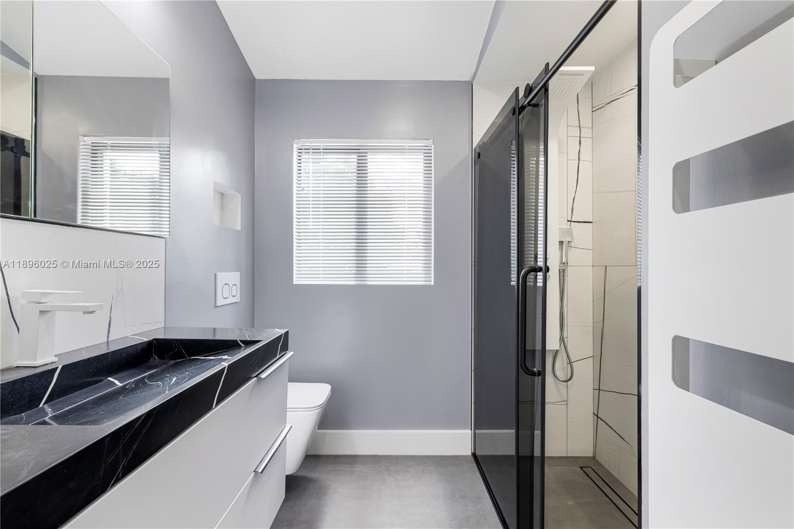 6166 Pine Tree Dr Miami Beach, FL 33140