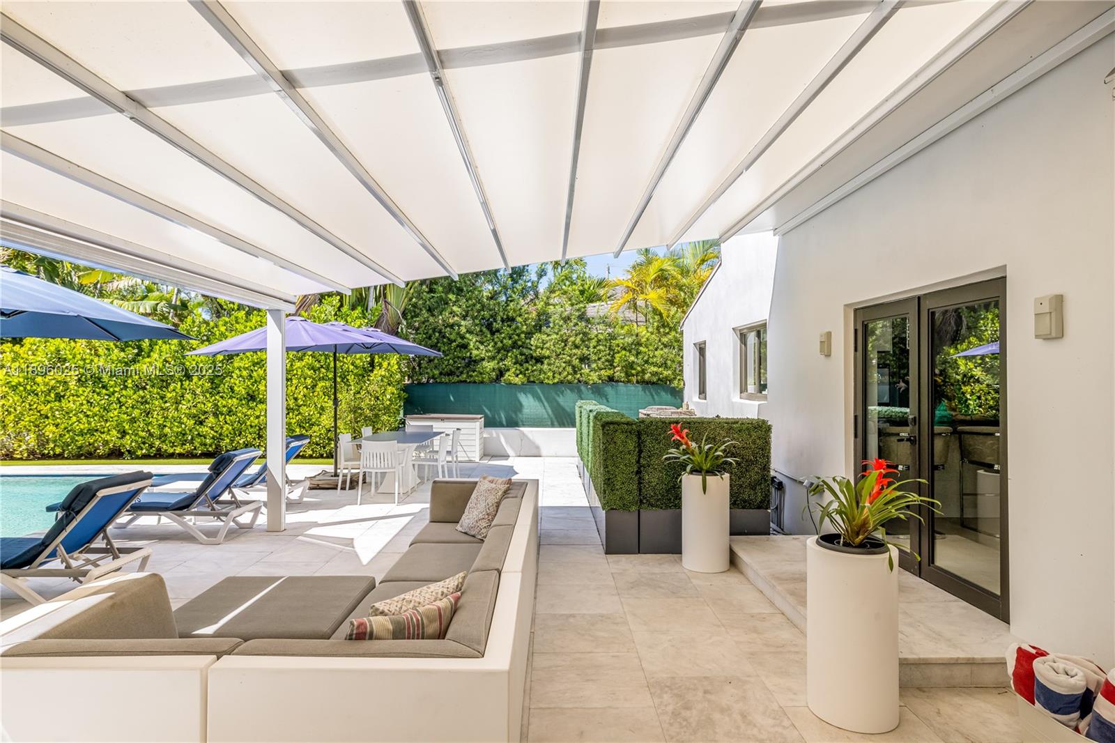 6166 Pine Tree Dr Miami Beach, FL 33140