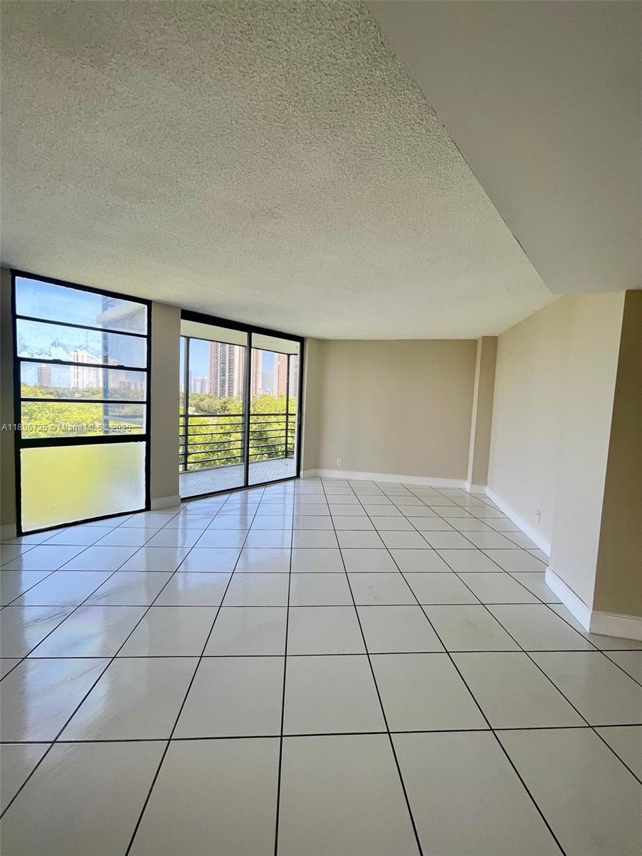20400 W Country Clb Dr #608 Aventura, FL 33180