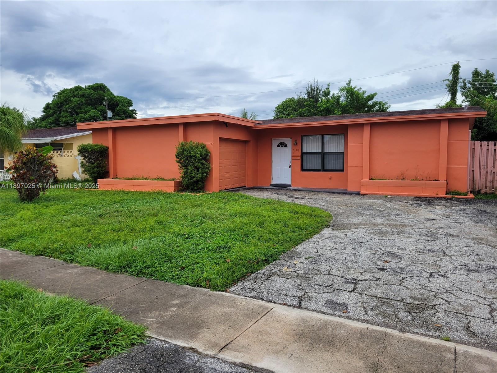 7101 NW 24th St #-