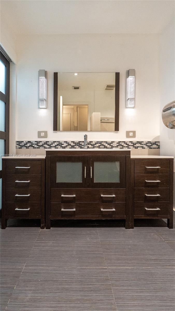 11851 NW 7th St Plantation, FL 33325