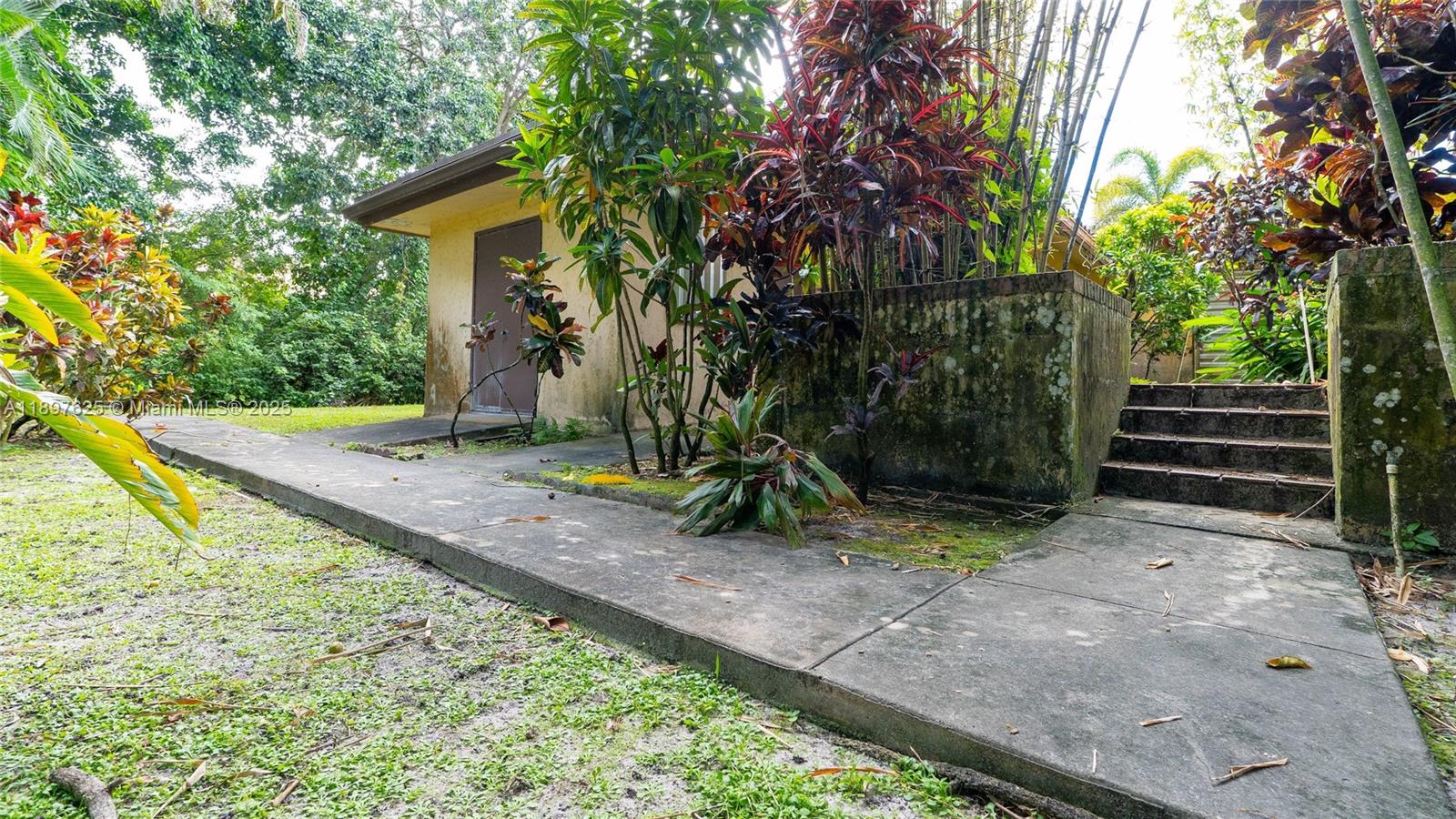 11851 NW 7th St Plantation, FL 33325