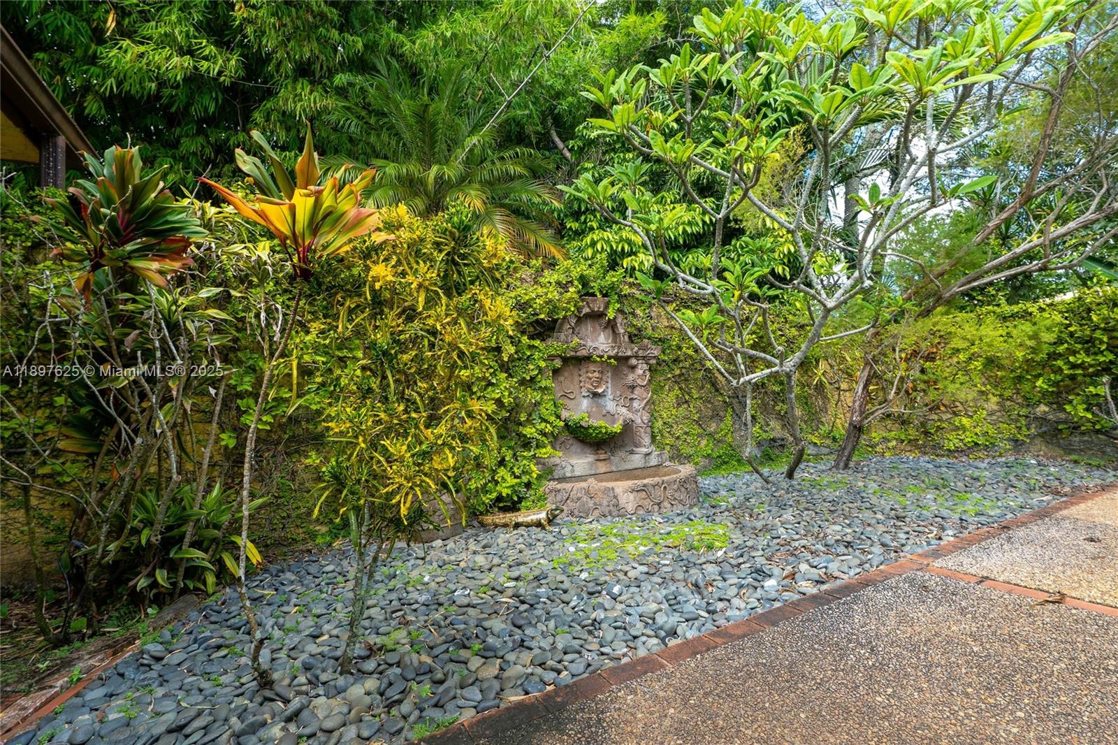 11851 NW 7th St Plantation, FL 33325