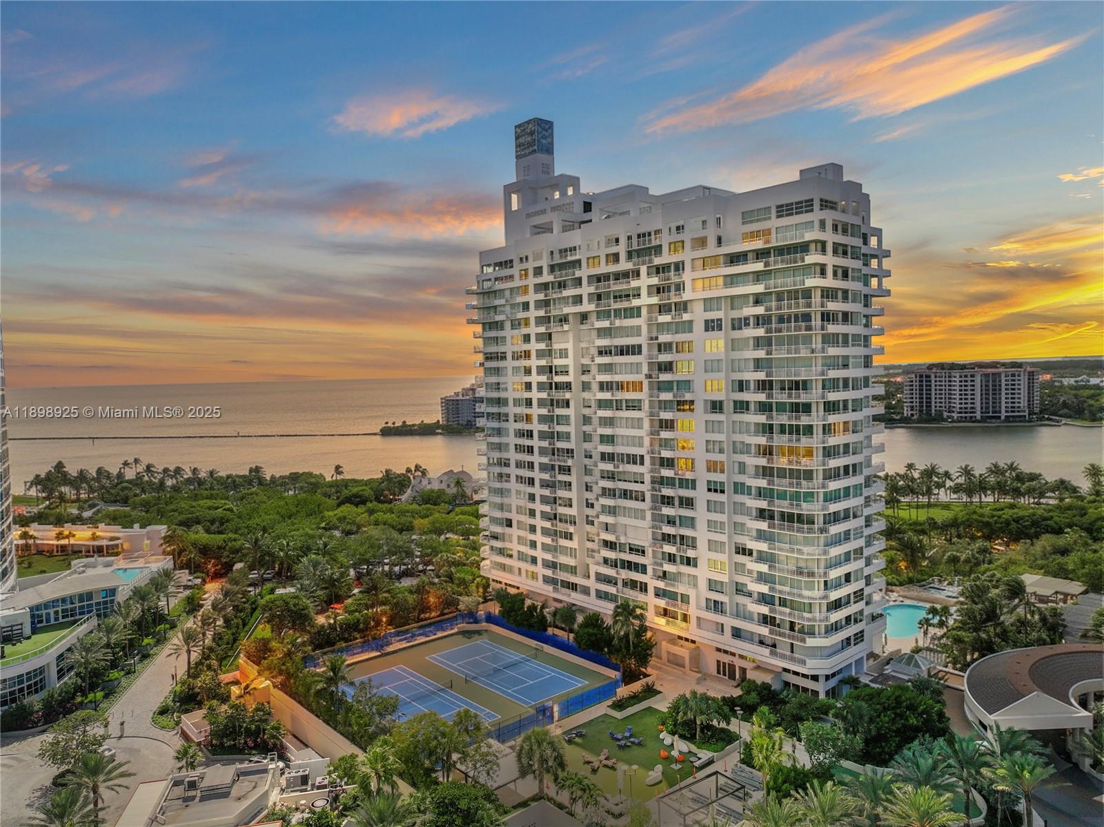 400 S Pointe Dr #910