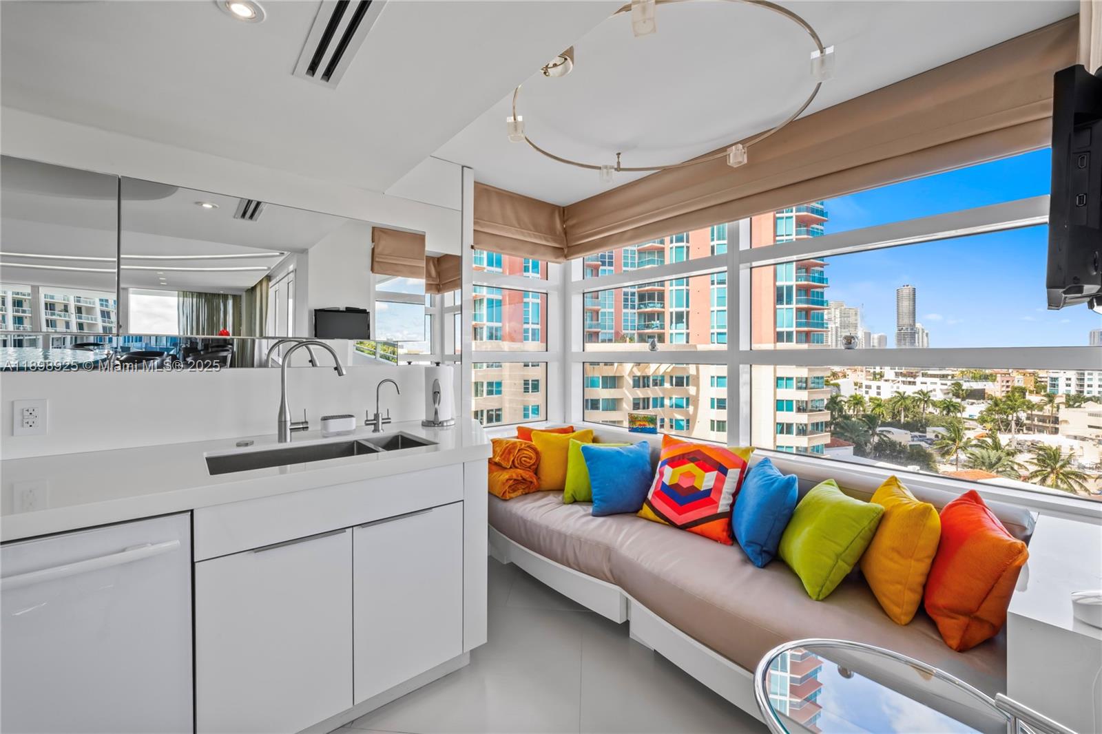 image South Pointe Towers17