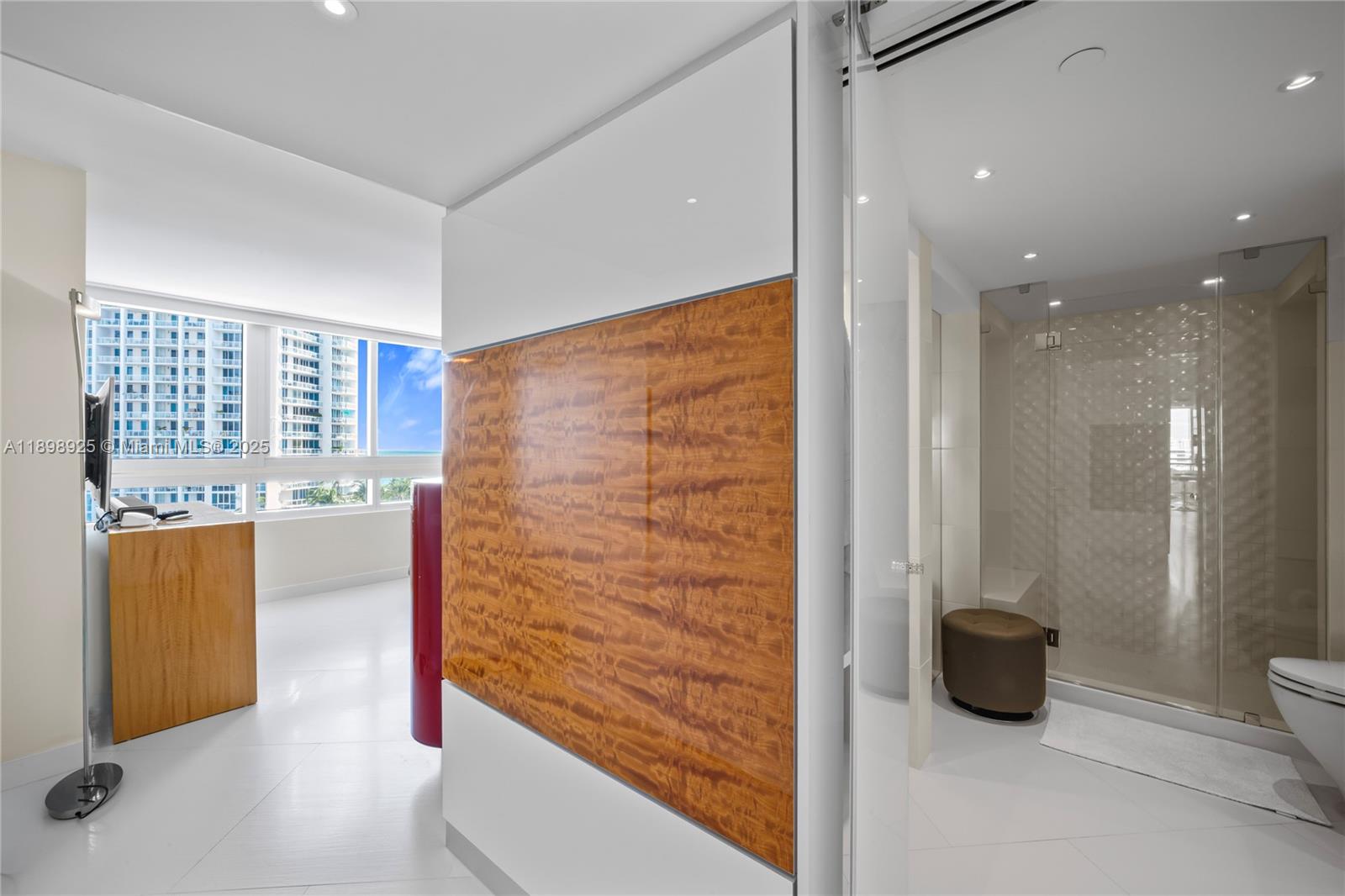 image South Pointe Towers22