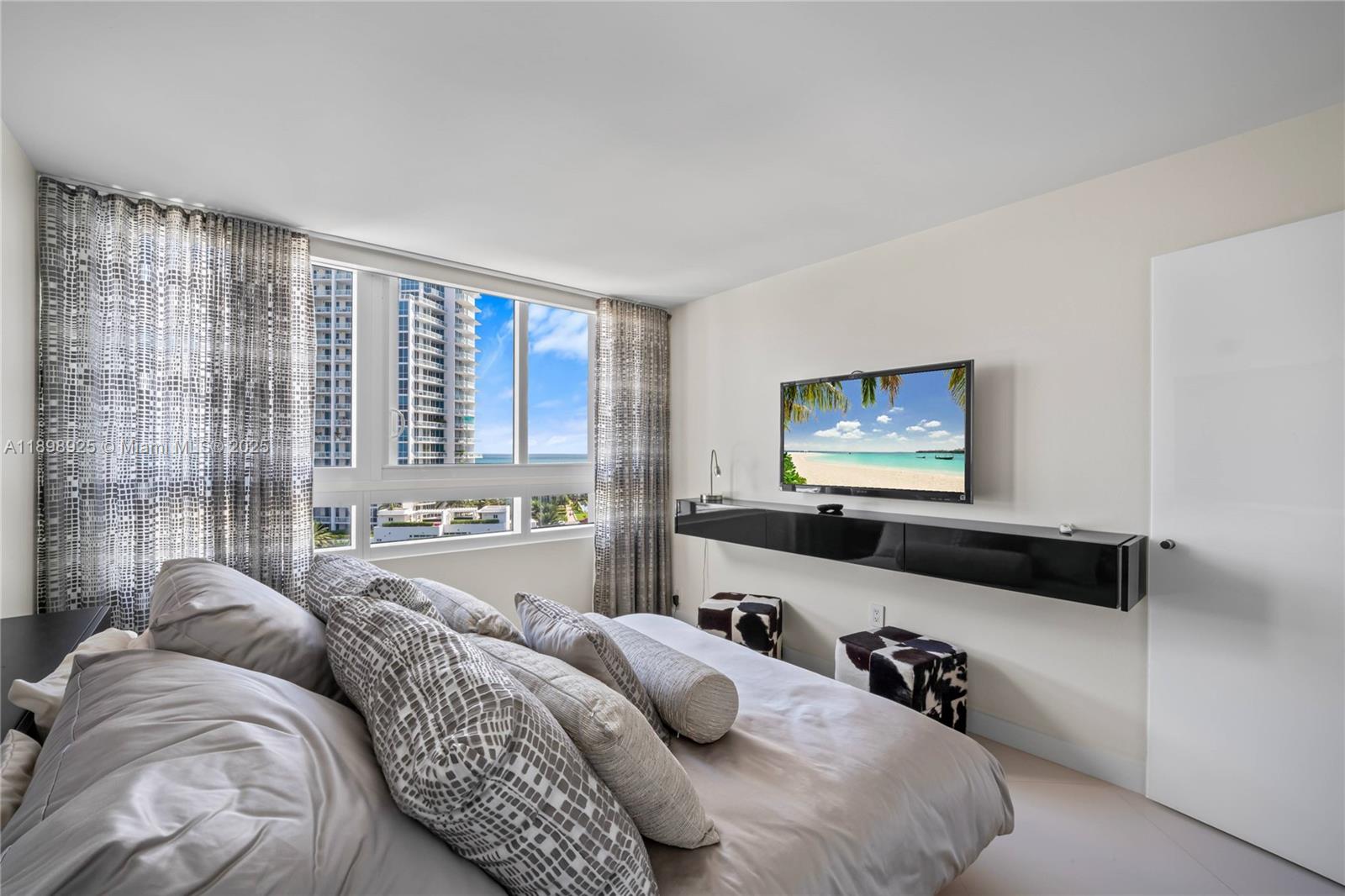 image South Pointe Towers24