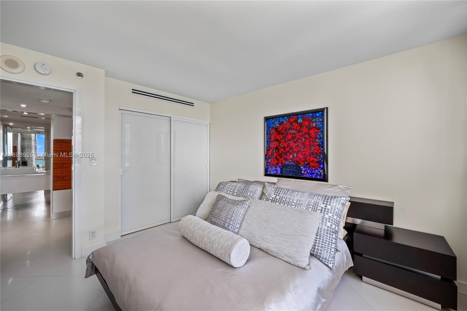 image South Pointe Towers25