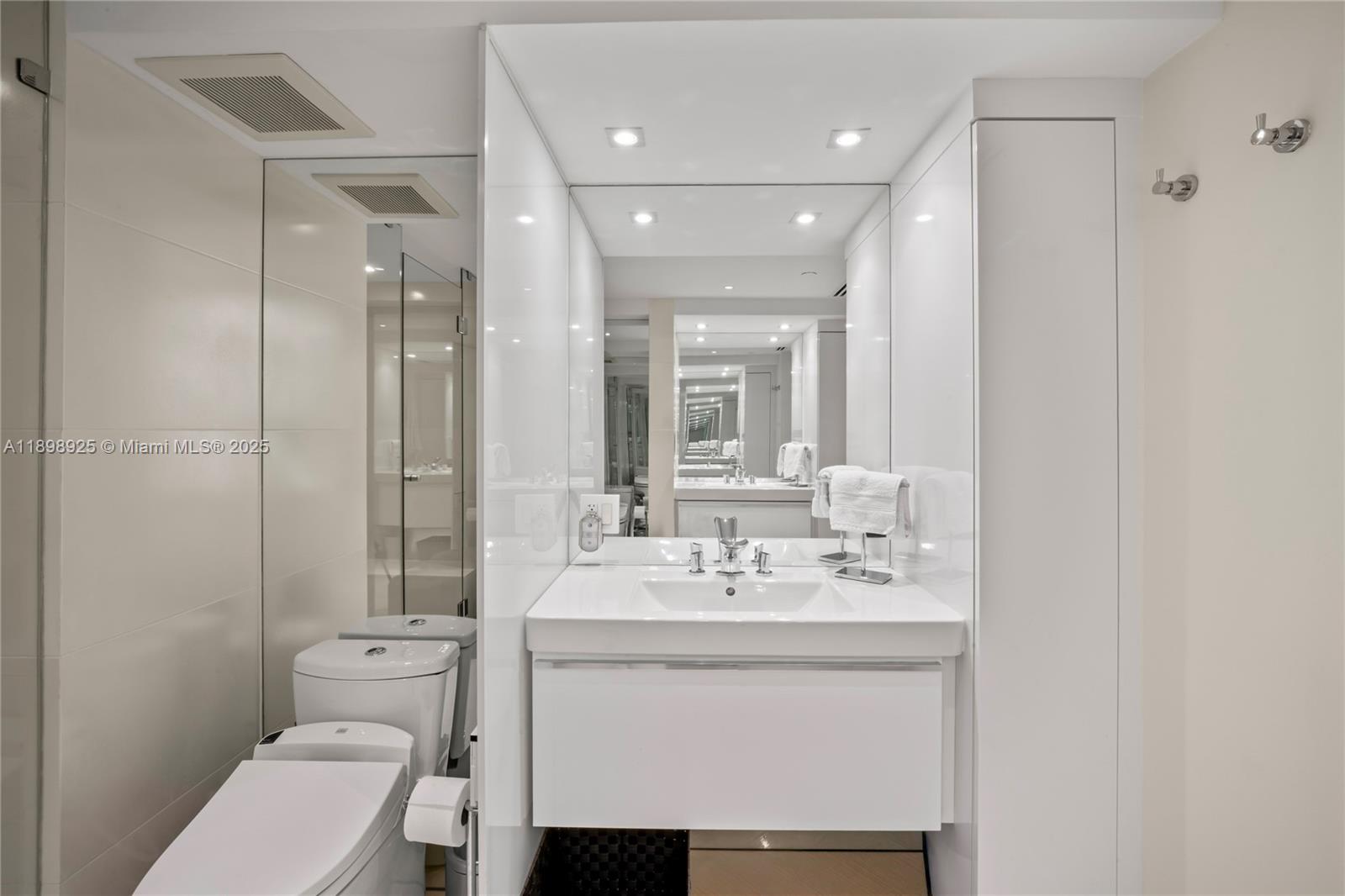 image South Pointe Towers33