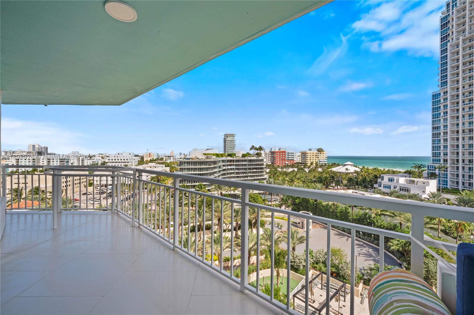 image South Pointe Towers35