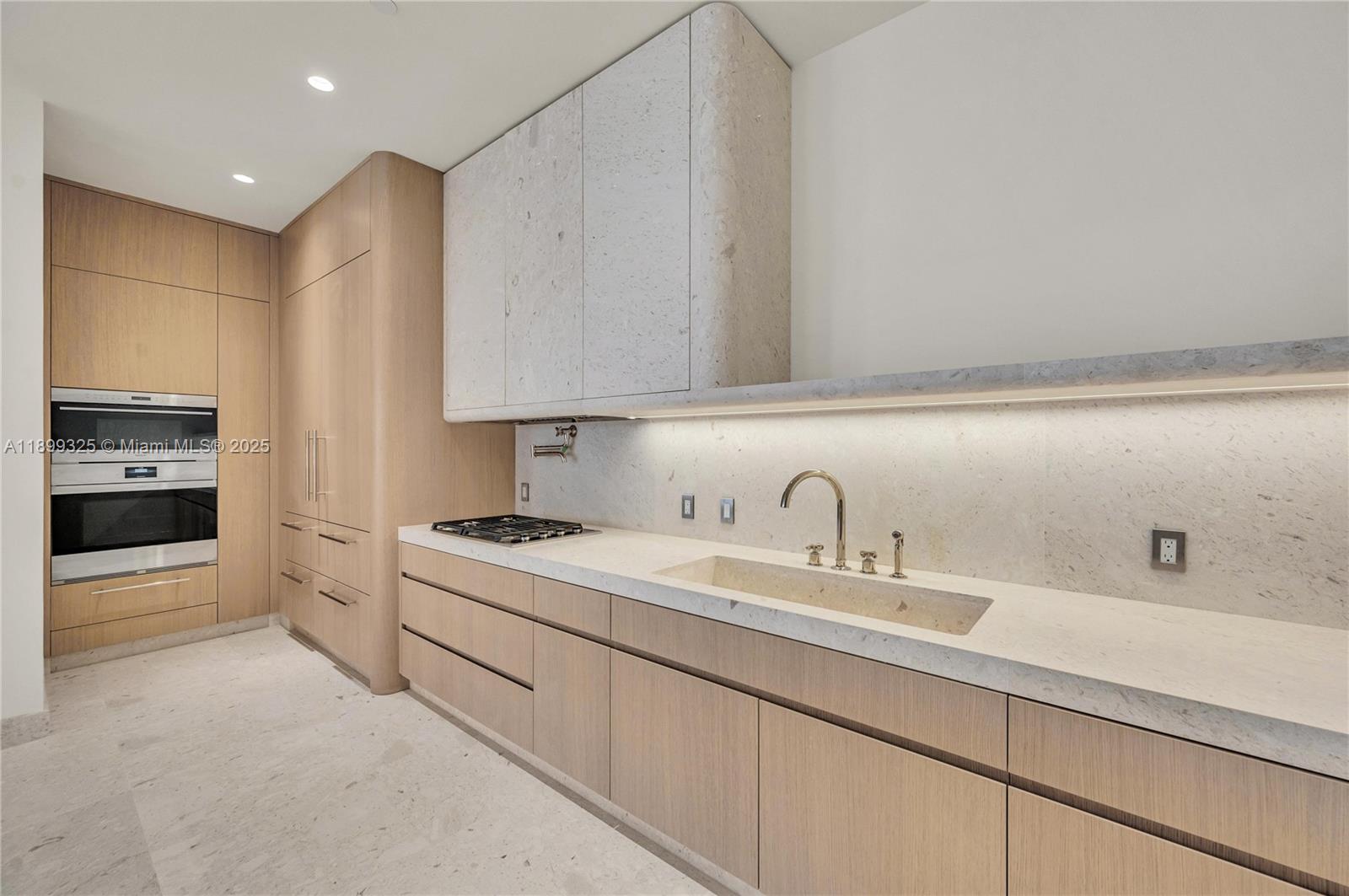 9149 Collins Ave #602 Surfside, FL 33154 9149 Collins Ave #602 Surfside, FL 33154